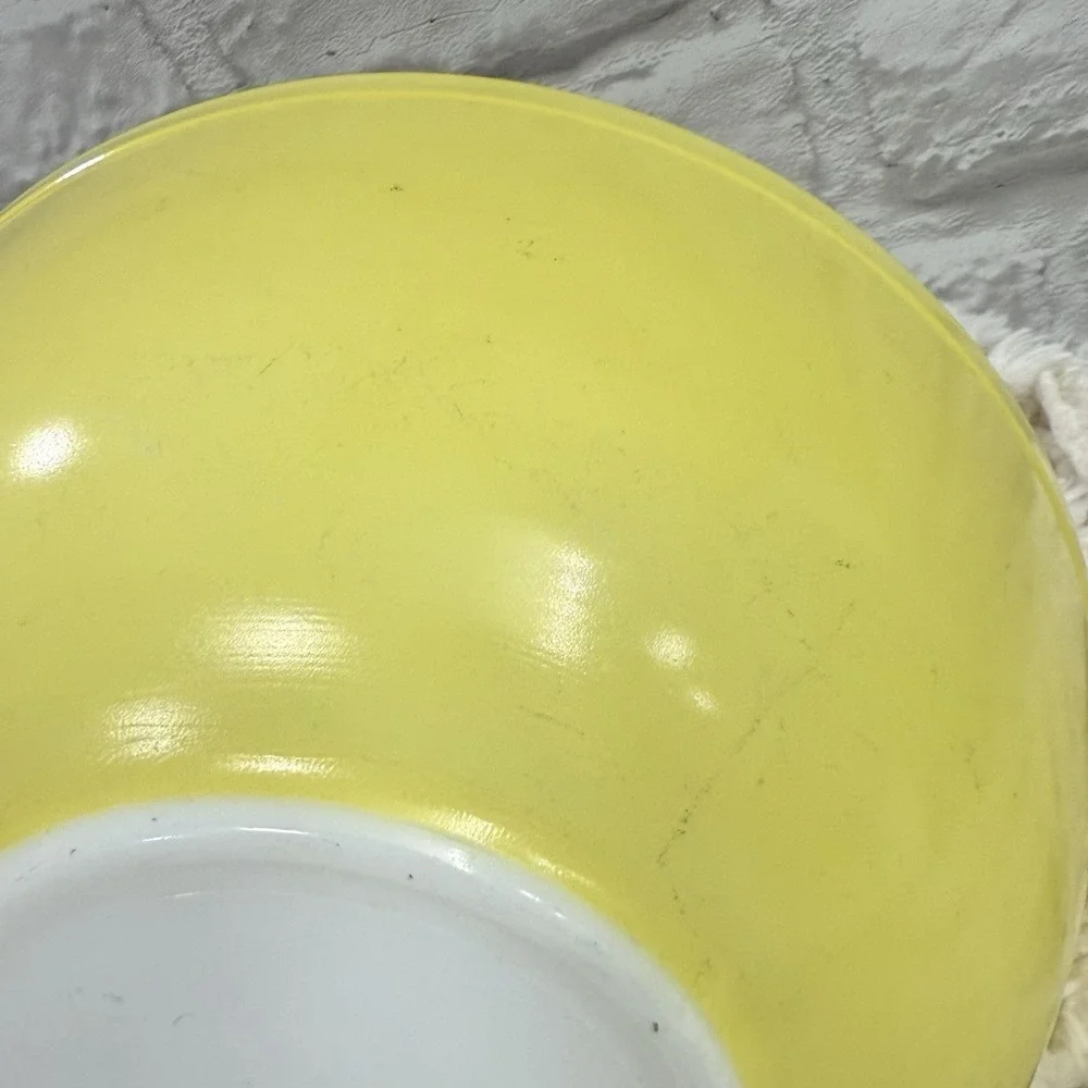 Vintage Pyrex Bowl #404 Yellow Milk Glass Primary Color 4Qt  Mixing Nesting Bowl